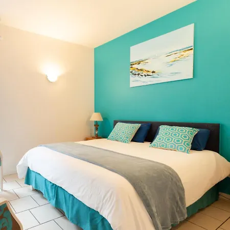 A Avec Piscine Chauffee Et Jardin Pour 6 Personnes - Fr-1-521-93 بيت للعطل *