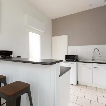 à Avec Piscine Chauffée Et Jardin Pour 6 Personnes - Fr-1-521-93 Biscarrosse