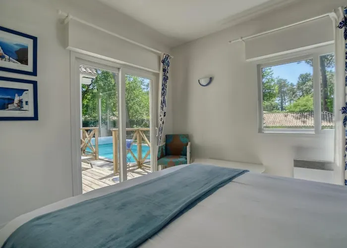 A Avec Piscine Chauffee Et Jardin Pour 6 Personnes - Fr-1-521-93 펜션